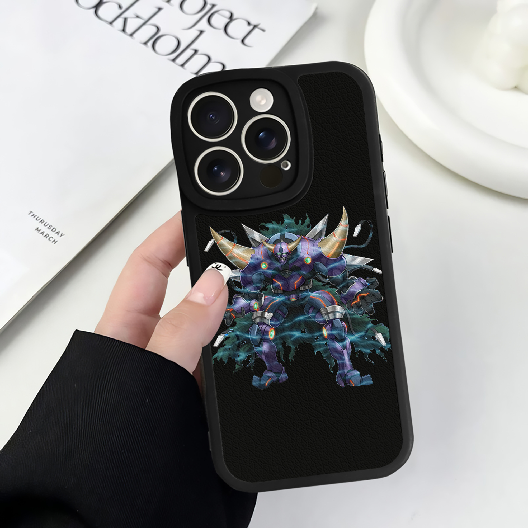 （画像用） 遊☆戯☆王 Yu-Gi-Oh! 【iPhone 16シリーズ対応】シリコンスマホケース（レザー調） 材質：シリコン